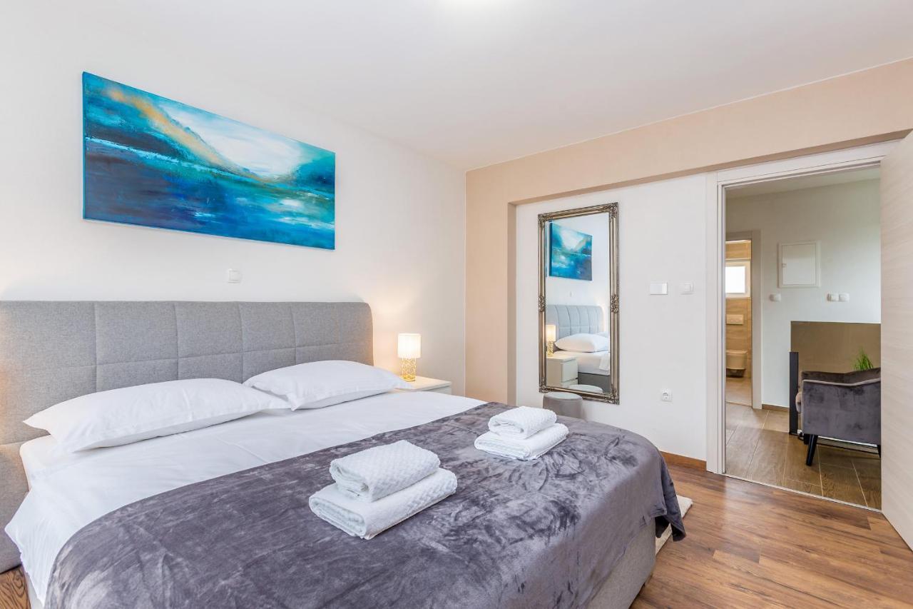 Villa Lio With Private Pool Linardici Екстер'єр фото