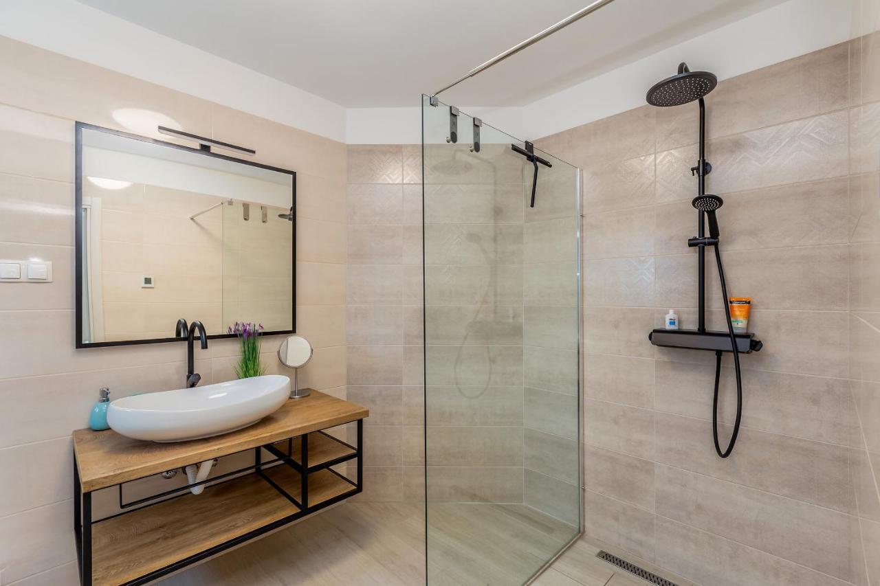 Villa Lio With Private Pool Linardici Екстер'єр фото