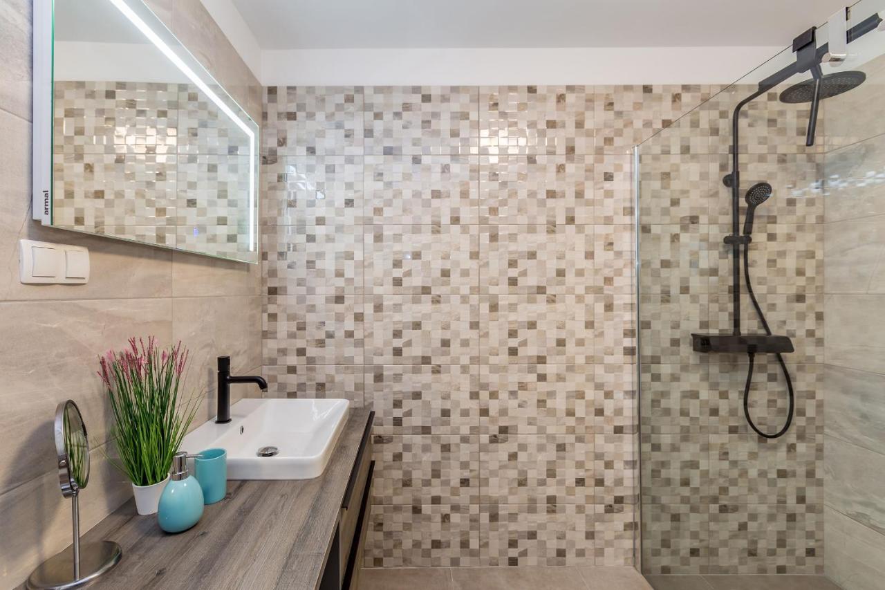 Villa Lio With Private Pool Linardici Екстер'єр фото